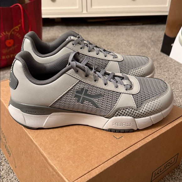 KURU Quantum 2 Size 10.5 - Picture 2 of 6